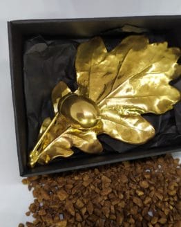 gold plated oak leaf with acorn brooch