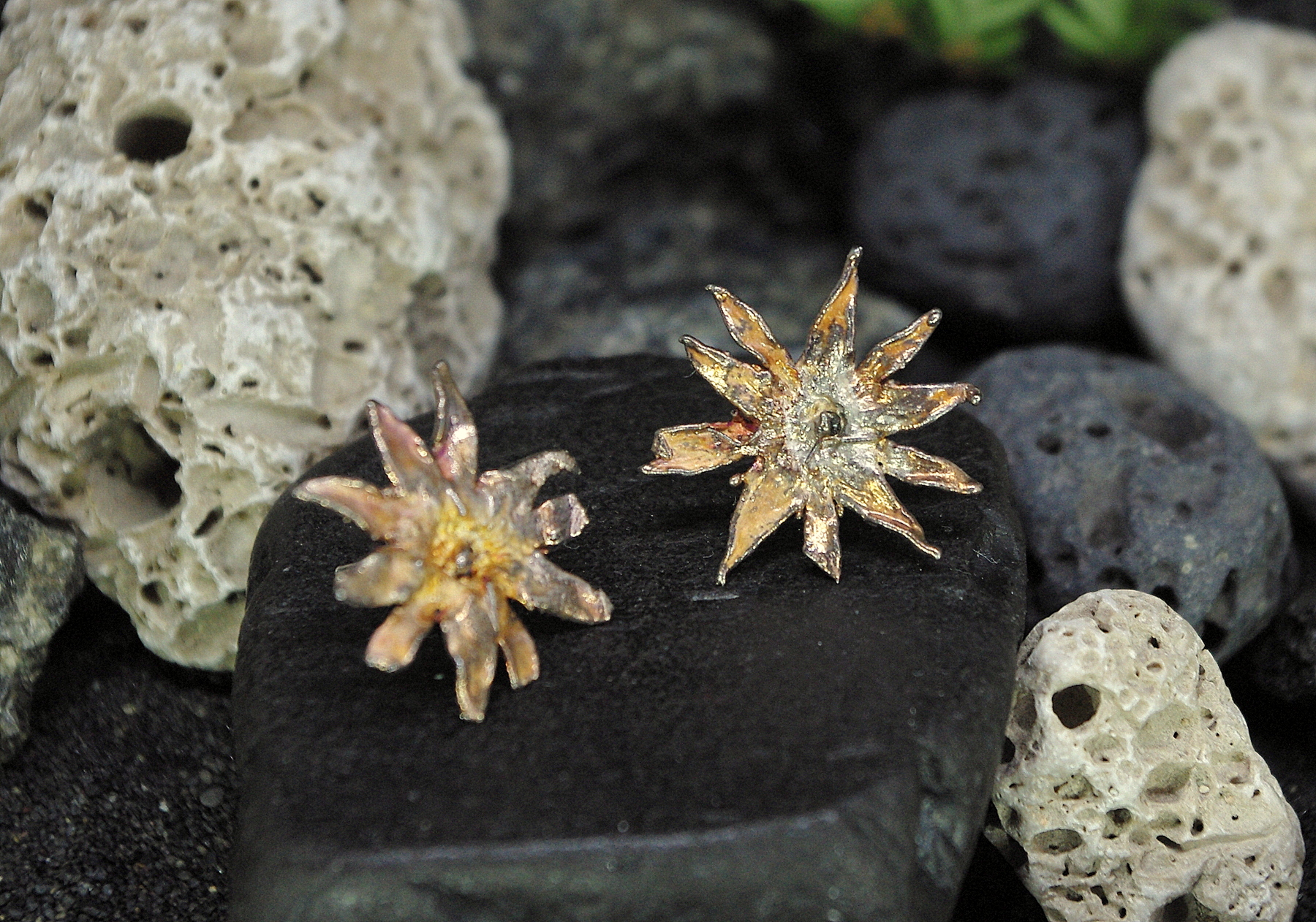 funky copper plated strawberry calyx stud earrings